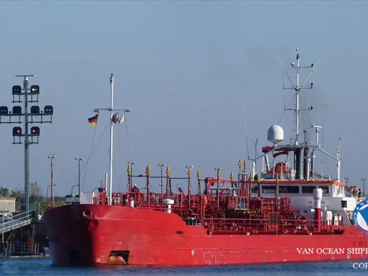 Kapal tanker minyak/bahan kimia kanggo didol