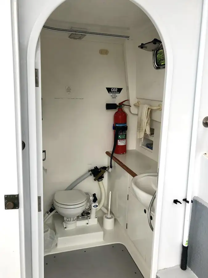 Kapal riset kanggo didol