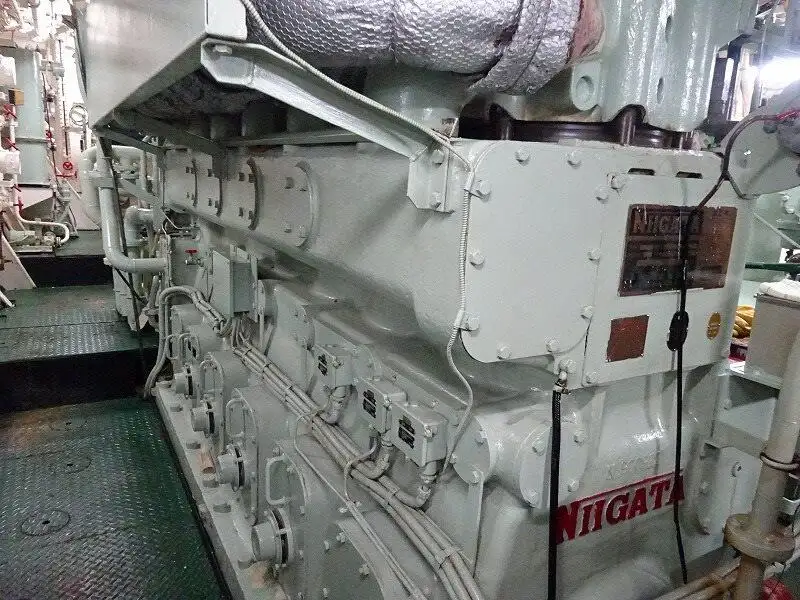 Kapal longliner kanggo didol