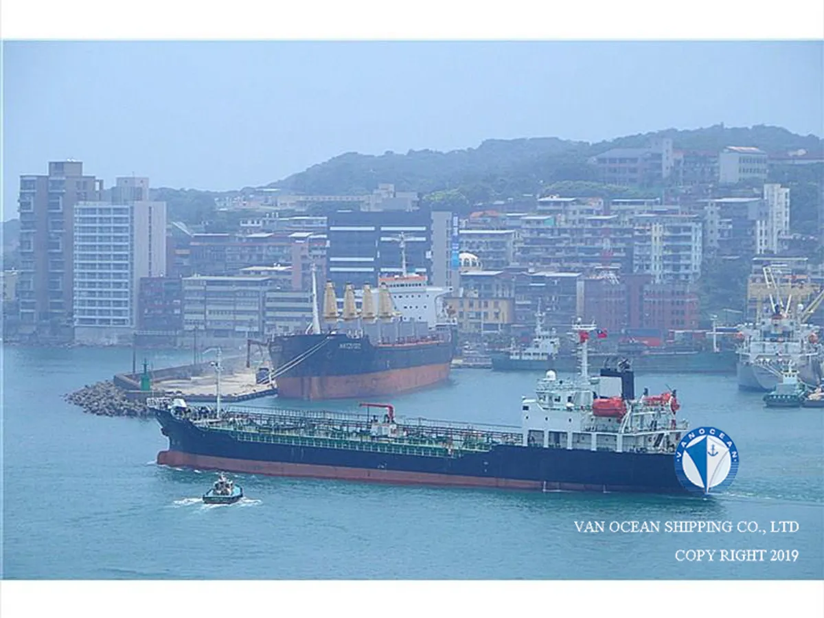 Kapal tanker minyak/bahan kimia kanggo didol
