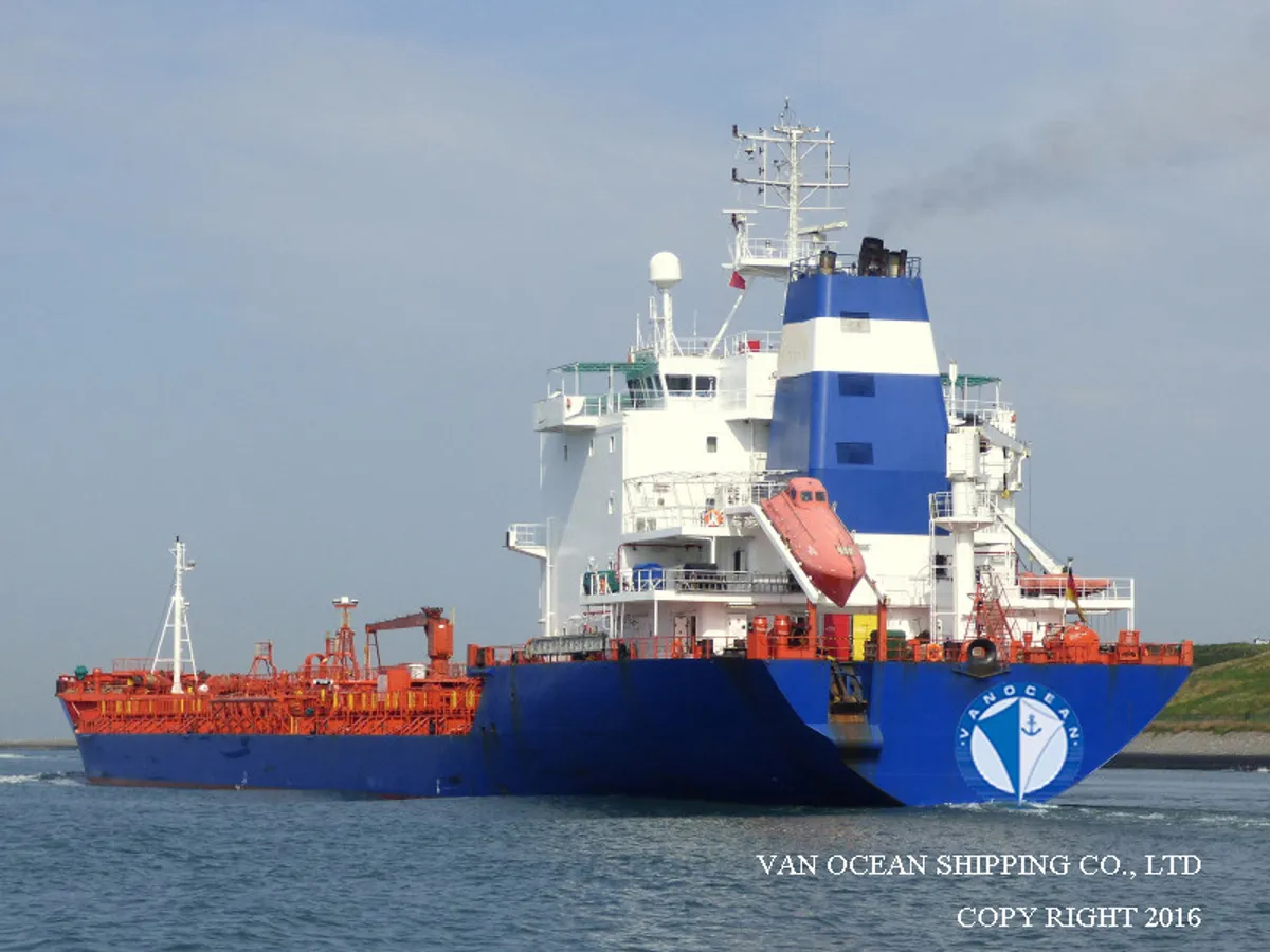 Kapal tanker minyak/bahan kimia kanggo didol