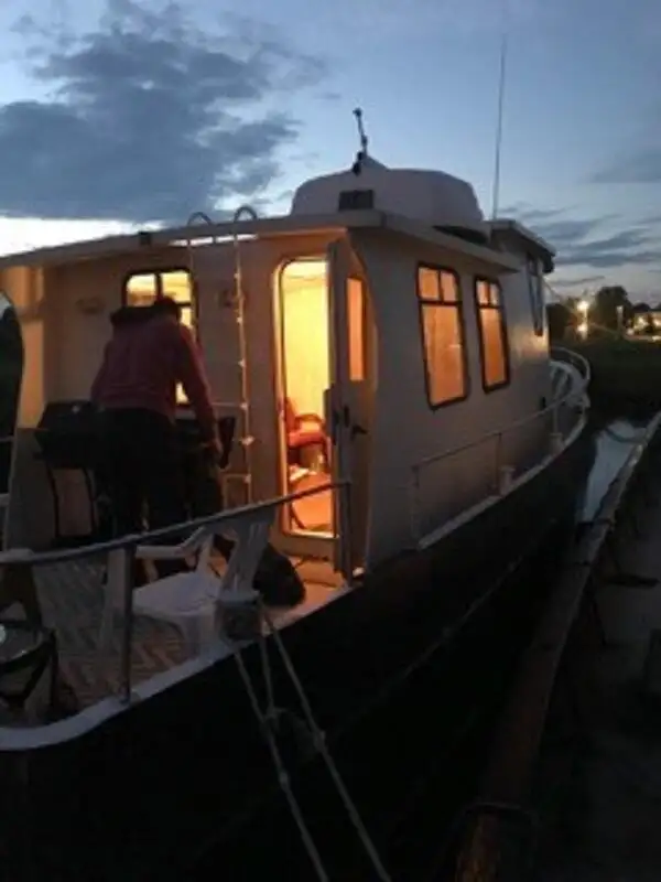 Kapal trawler kanggo didol