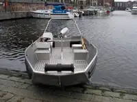 Kapal kerja kanggo didol