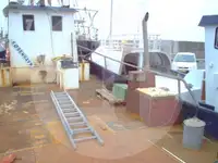 Kapal kerja kanggo didol