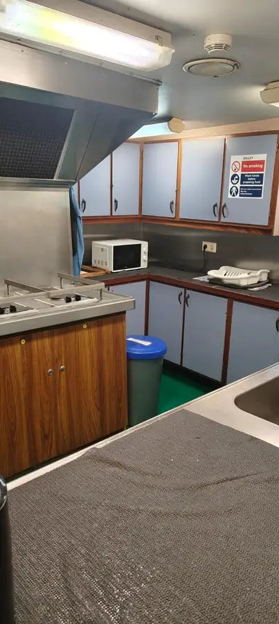 Kapal pasokan kanggo didol