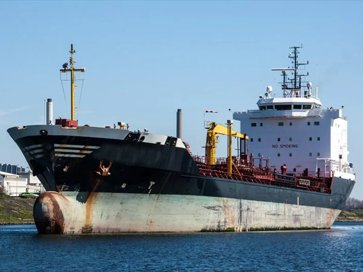 Kapal tanker minyak/bahan kimia kanggo didol