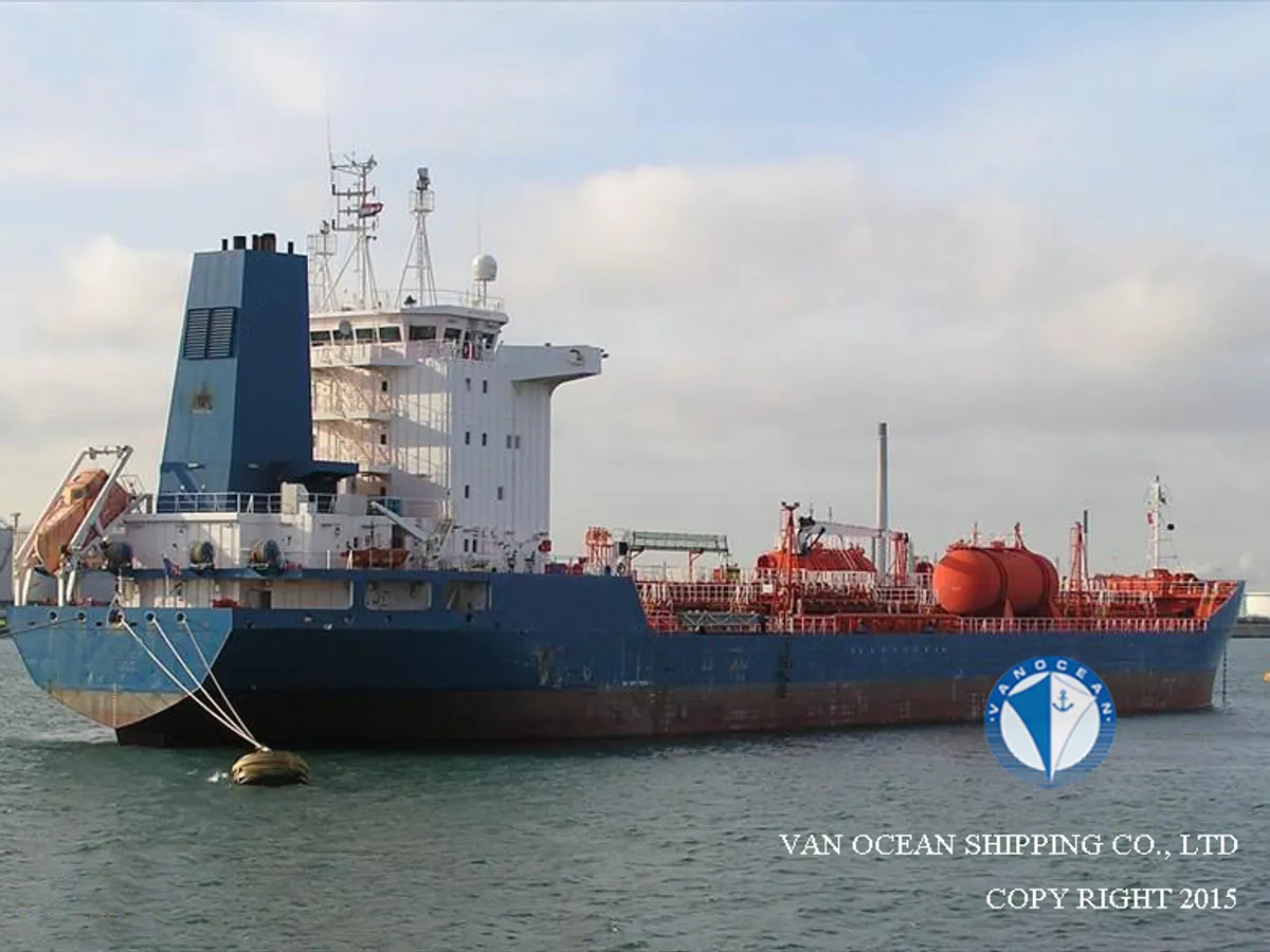 Kapal tanker minyak/bahan kimia kanggo didol