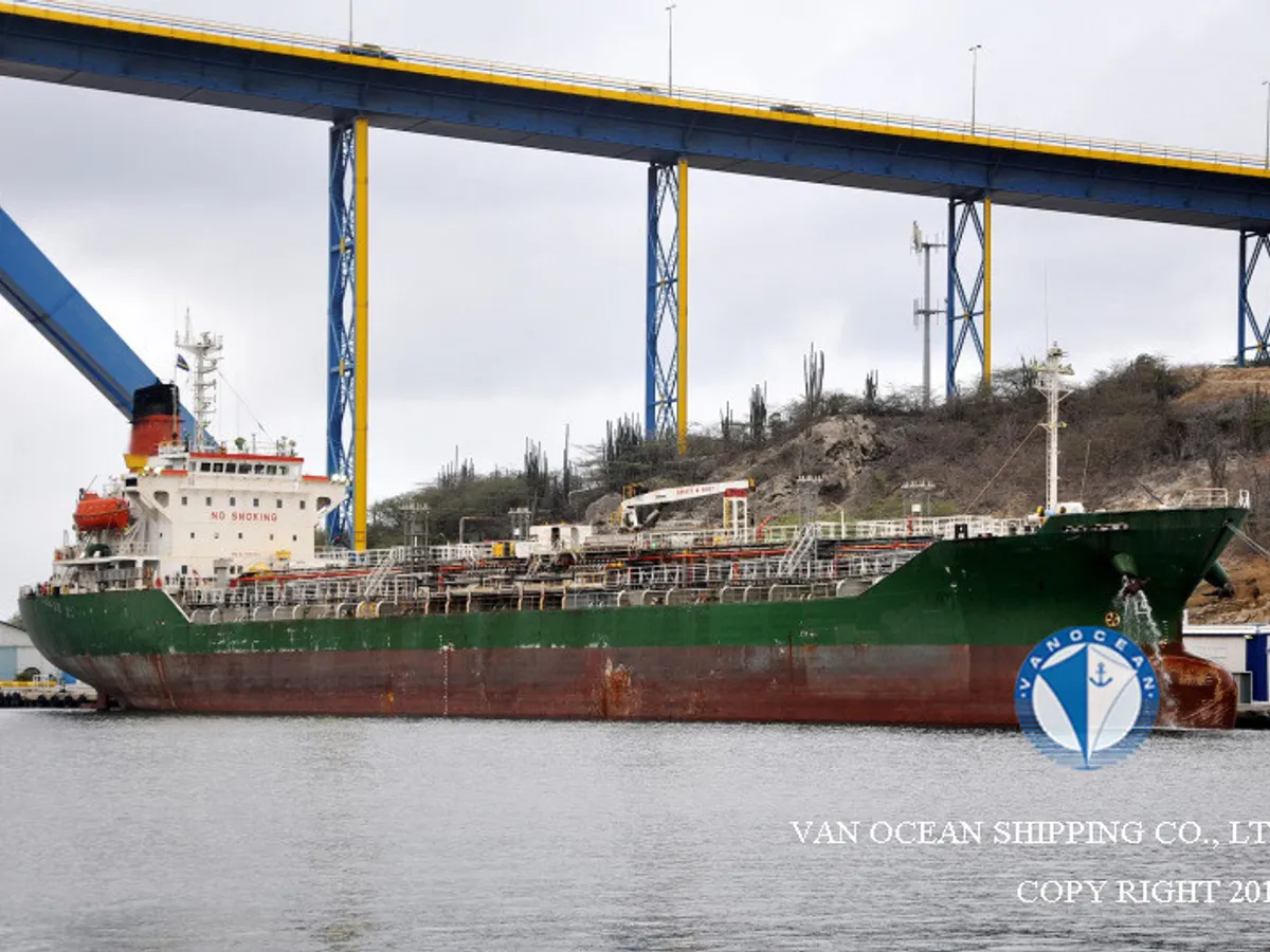 Kapal tanker minyak/bahan kimia kanggo didol