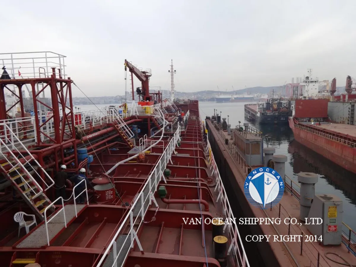 Kapal tanker minyak/bahan kimia kanggo didol