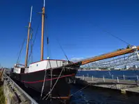 Kapal restoran kanggo didol