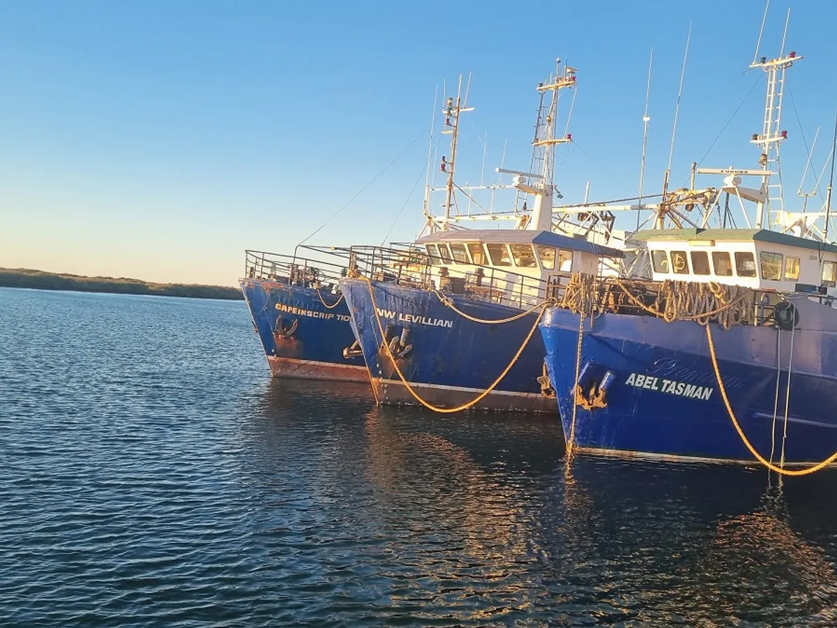 Kapal trawler kanggo didol