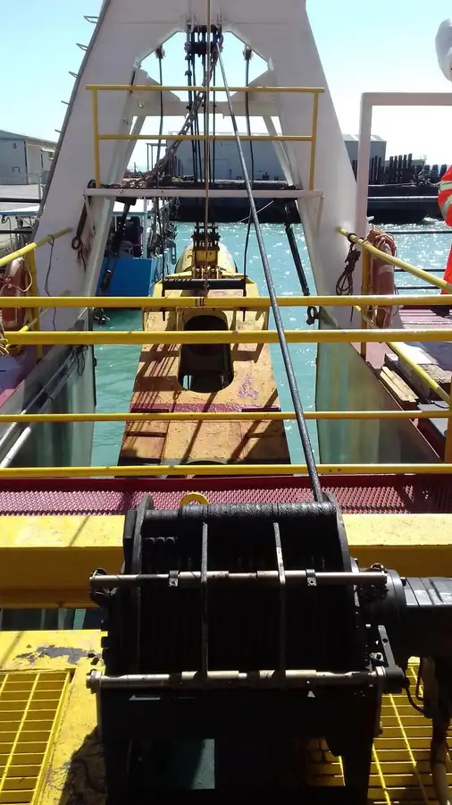 Kapal dredger kanggo didol