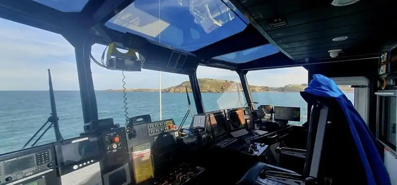 Kapal kontainer kanggo didol