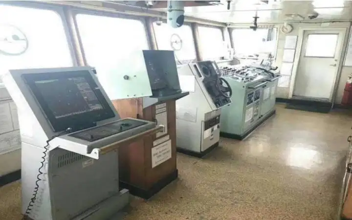 Kapal tanker minyak/bahan kimia kanggo didol