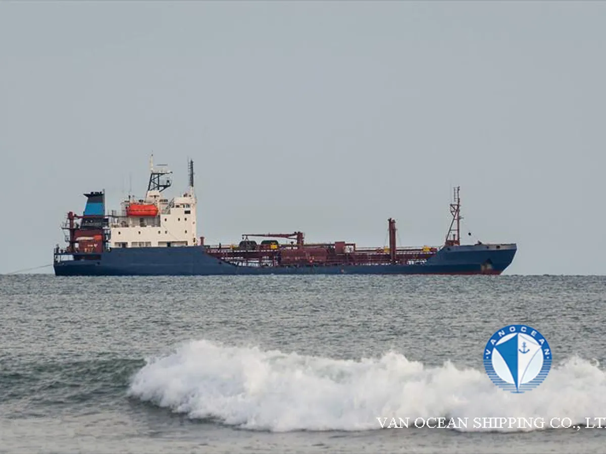 Kapal tanker minyak/bahan kimia kanggo didol