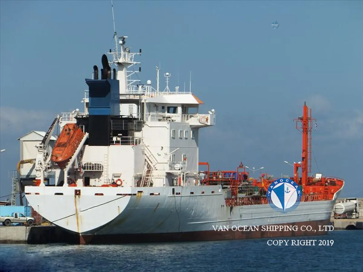 Kapal tanker minyak/bahan kimia kanggo didol