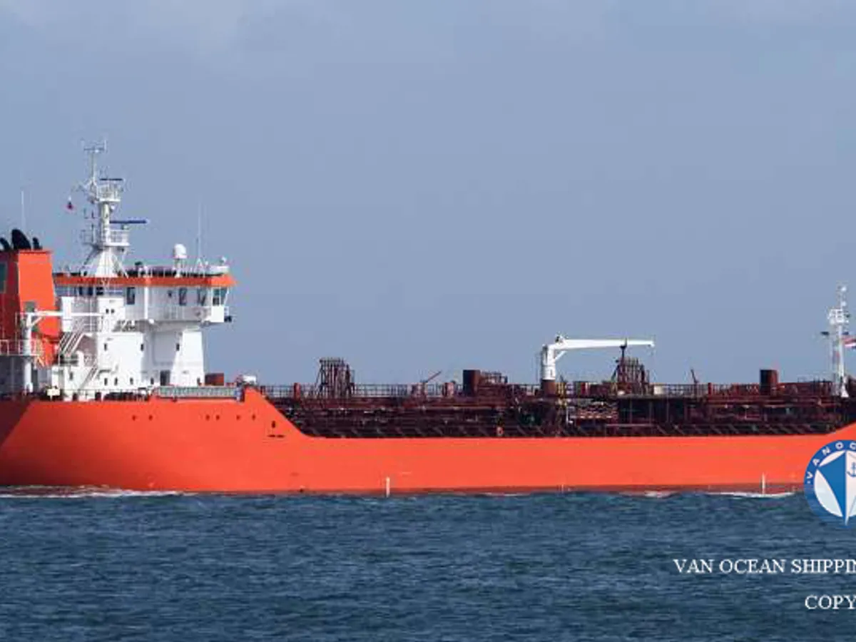 Kapal tanker minyak/bahan kimia kanggo didol