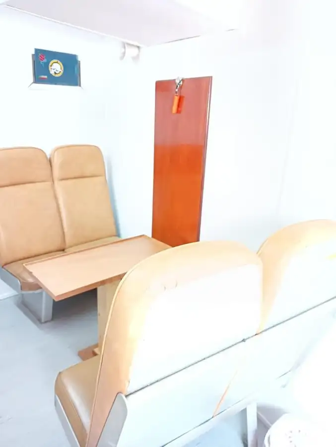 Kapal kontainer kanggo didol