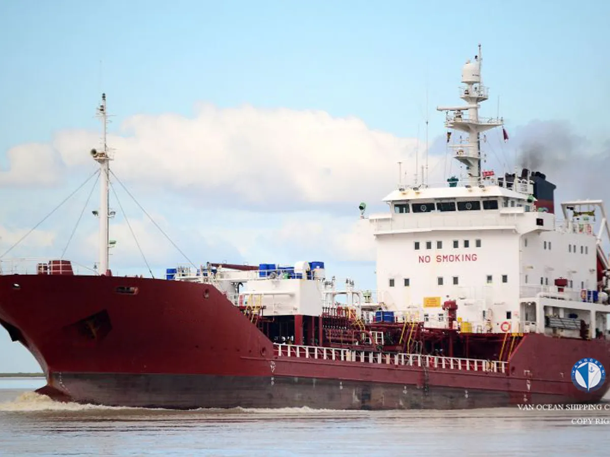 Kapal tanker minyak/bahan kimia kanggo didol