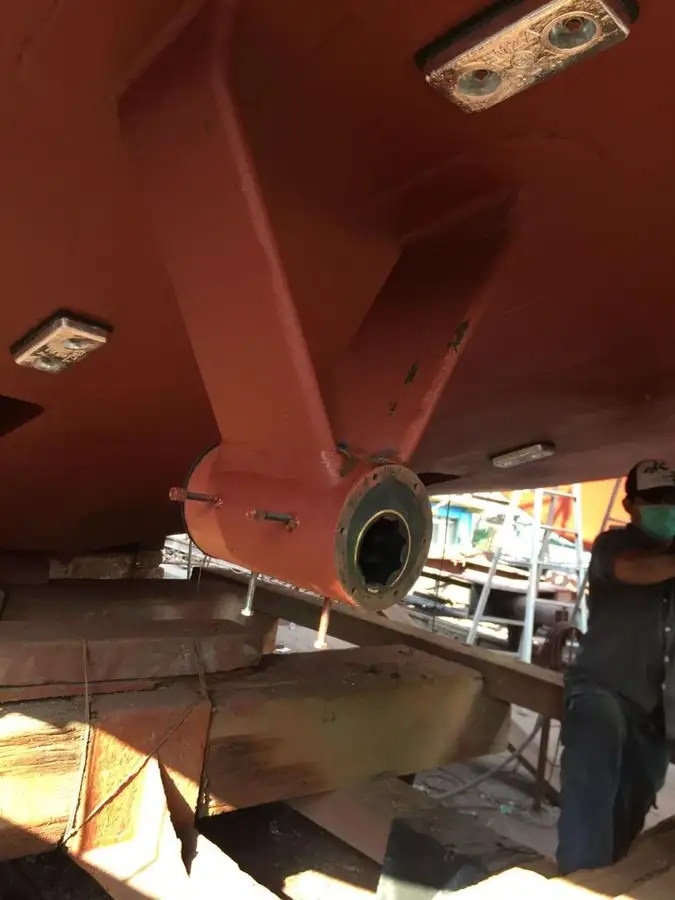 Kapal kerja kanggo didol