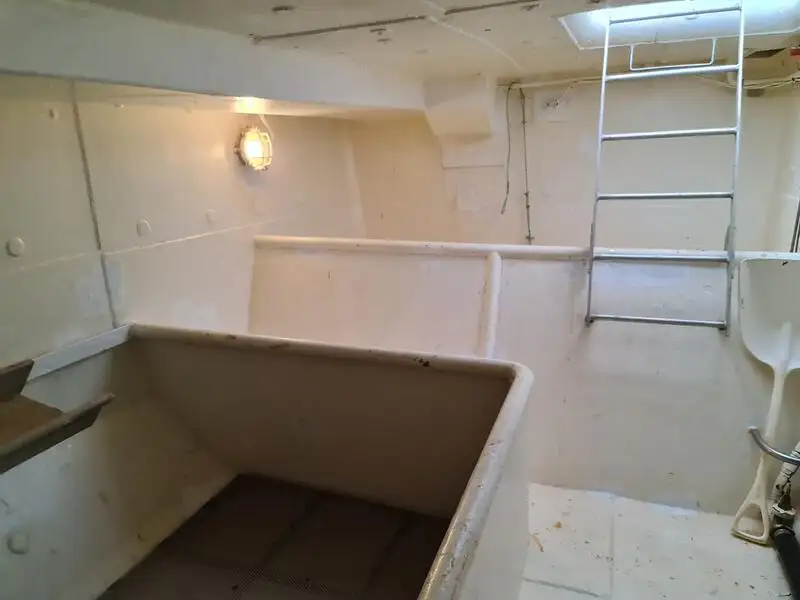 Kapal longliner kanggo didol