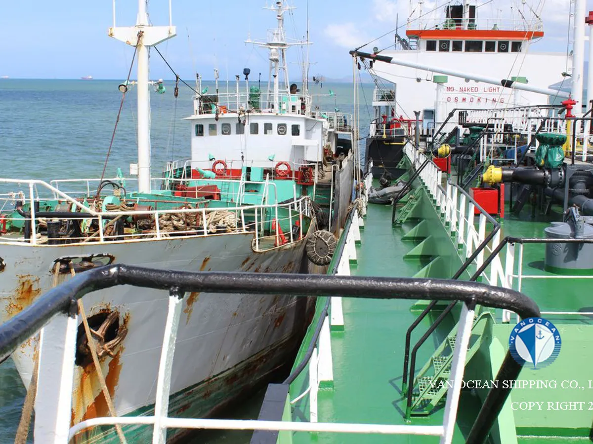 Kapal tanker minyak/bahan kimia kanggo didol