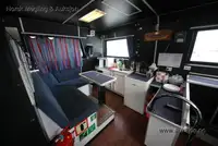 Katamaran kanggo didol