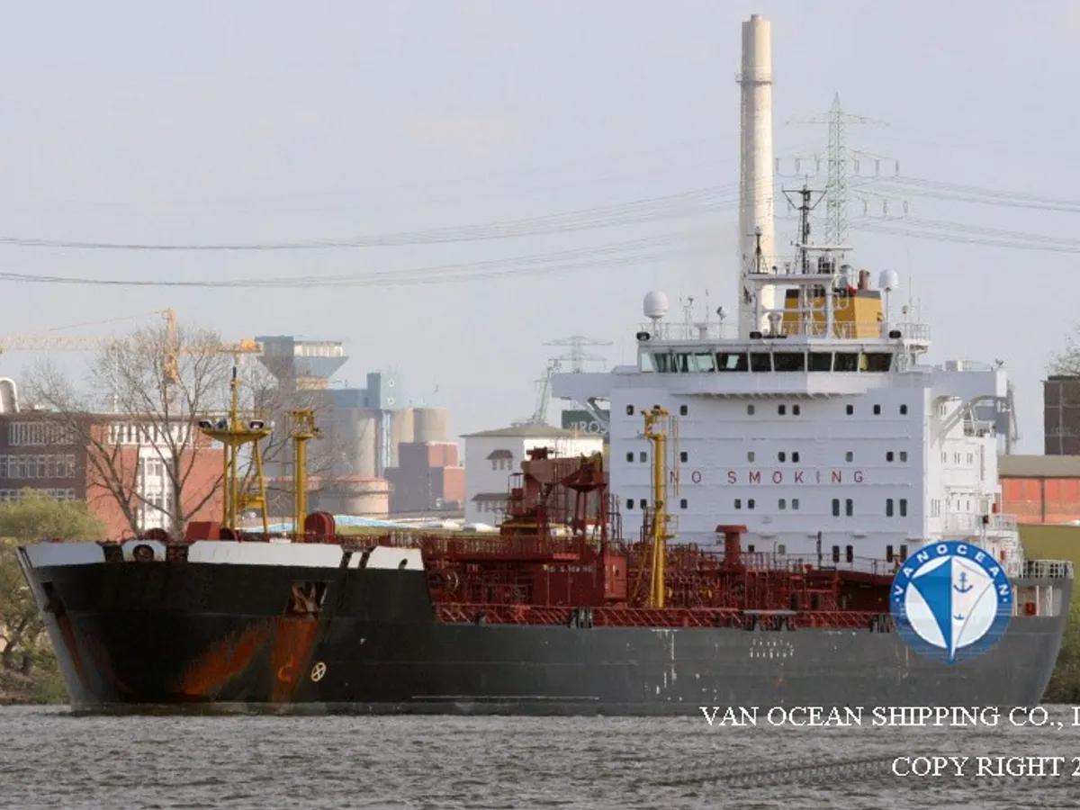 Kapal tanker minyak/bahan kimia kanggo didol