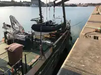 Kapal kerja kanggo didol