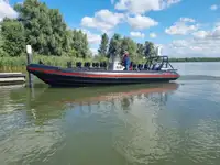 Kapal kontainer kanggo didol
