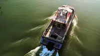 Kapal kontainer kanggo didol