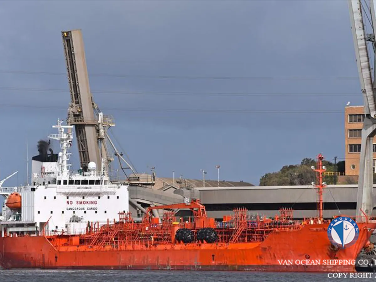 Kapal tanker minyak/bahan kimia kanggo didol