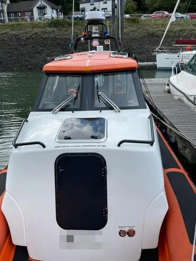 Kapal karet kaku kanggo didol