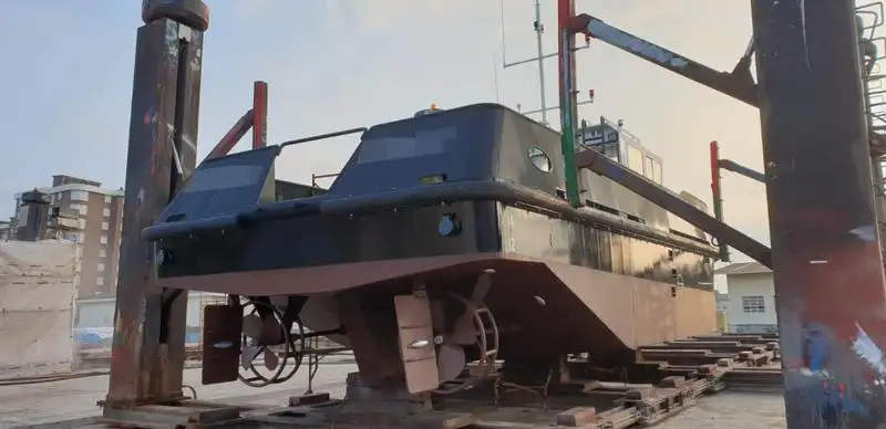 Kapal kerja kanggo didol