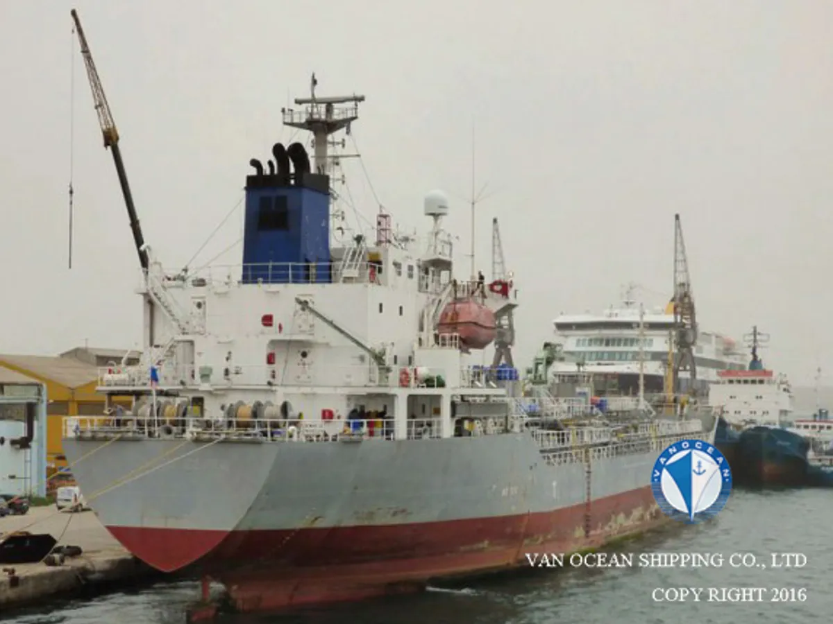 Kapal tanker minyak/bahan kimia kanggo didol
