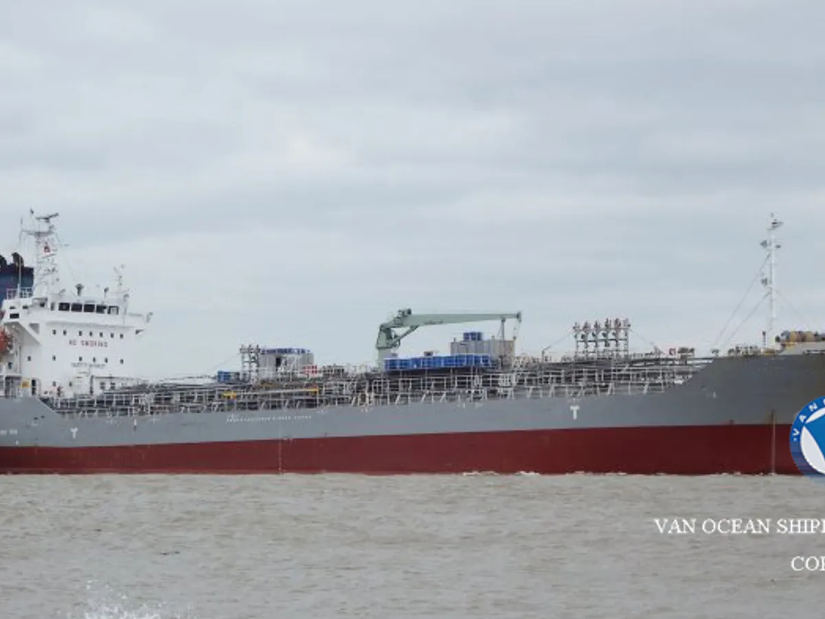 Kapal tanker minyak/bahan kimia kanggo didol