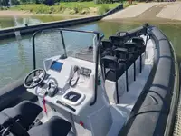 Kapal kontainer kanggo didol