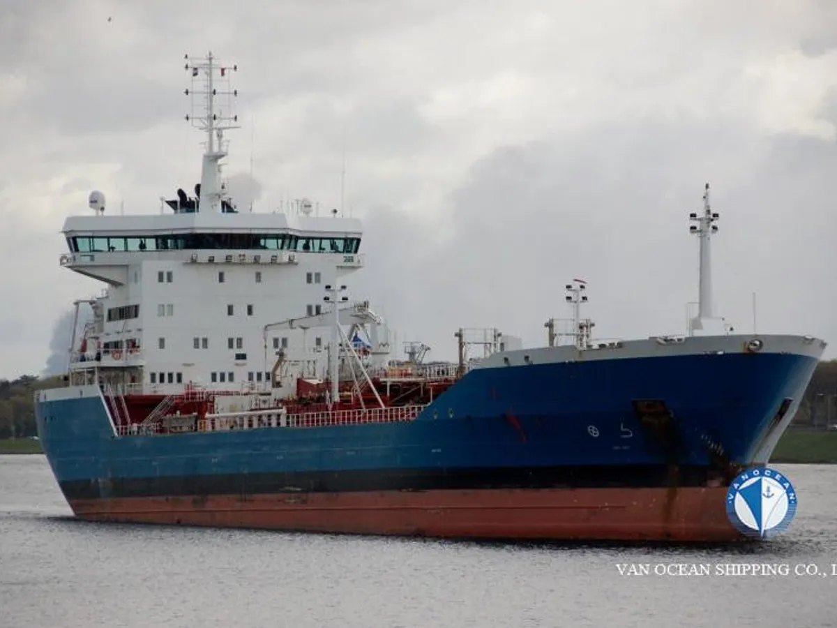Kapal tanker minyak/bahan kimia kanggo didol