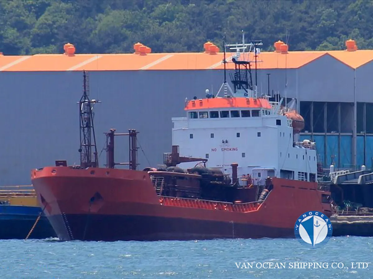 Kapal tanker minyak/bahan kimia kanggo didol