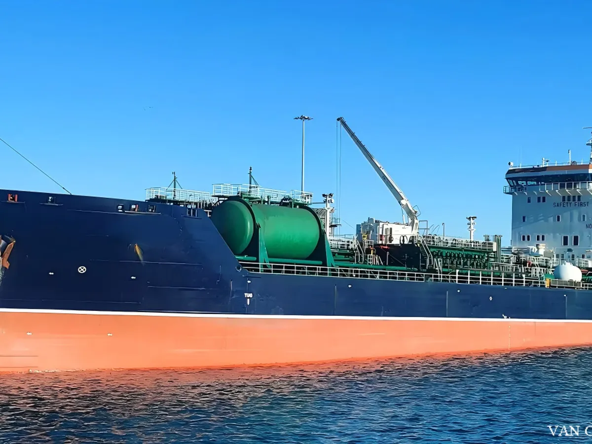 Kapal tanker minyak/bahan kimia kanggo didol