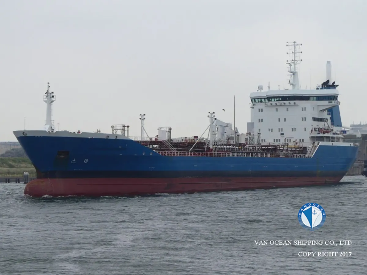 Kapal tanker minyak/bahan kimia kanggo didol