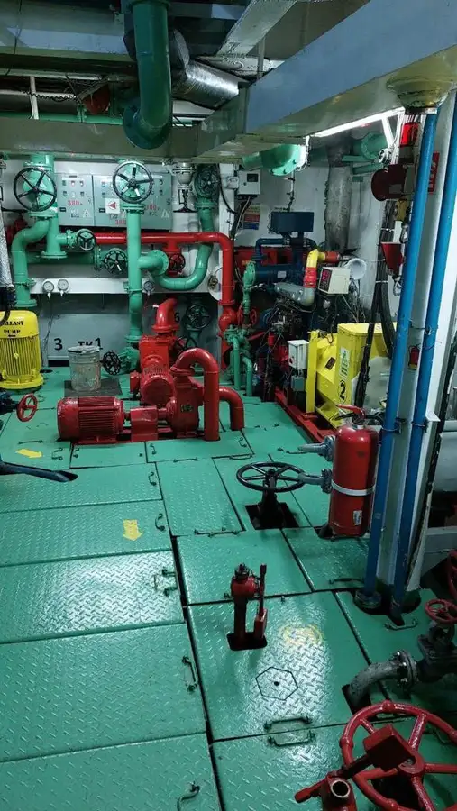 Kapal tanker minyak/bahan kimia kanggo didol