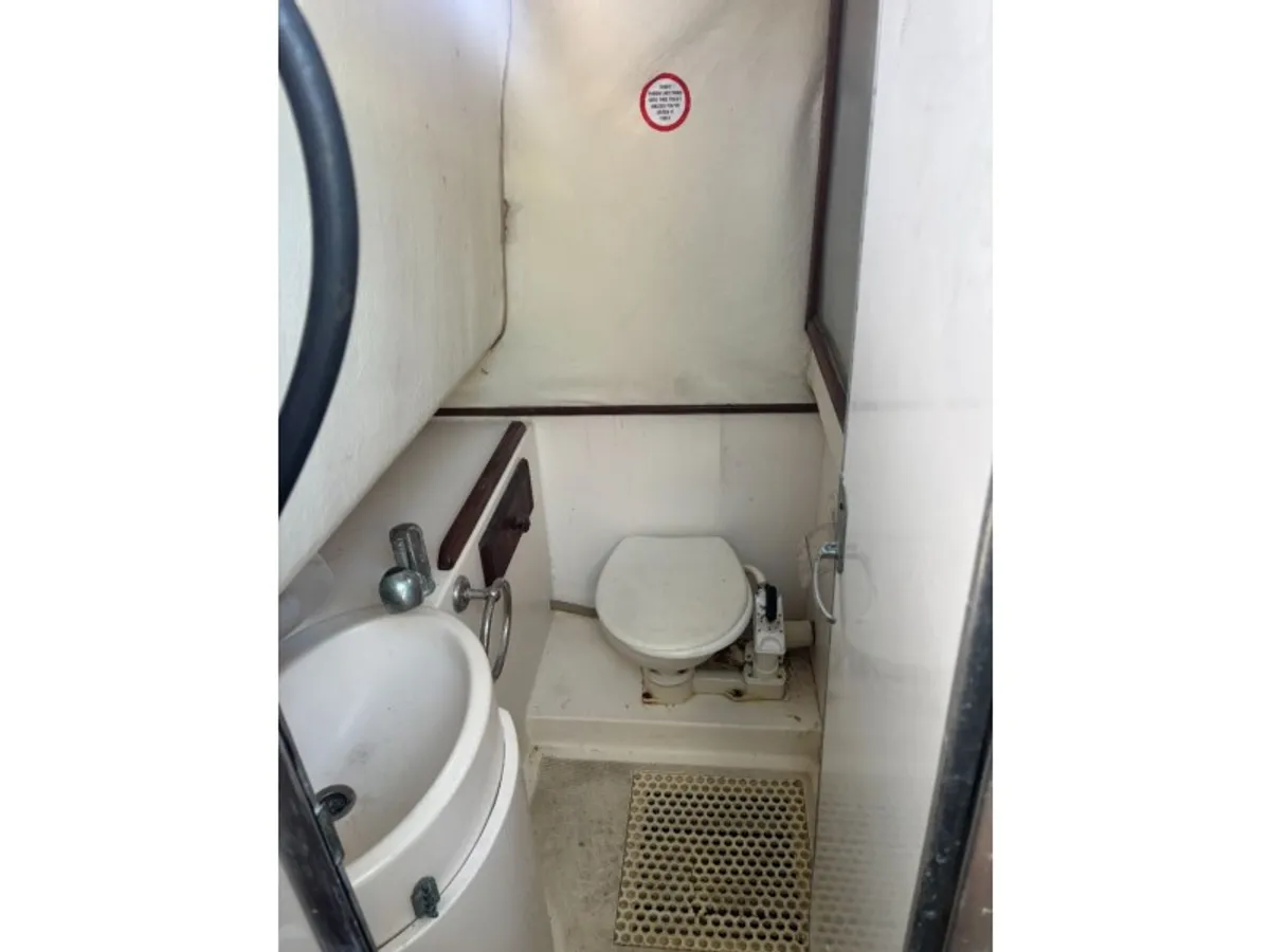 Kapal kerja kanggo didol