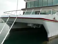 Katamaran kanggo didol