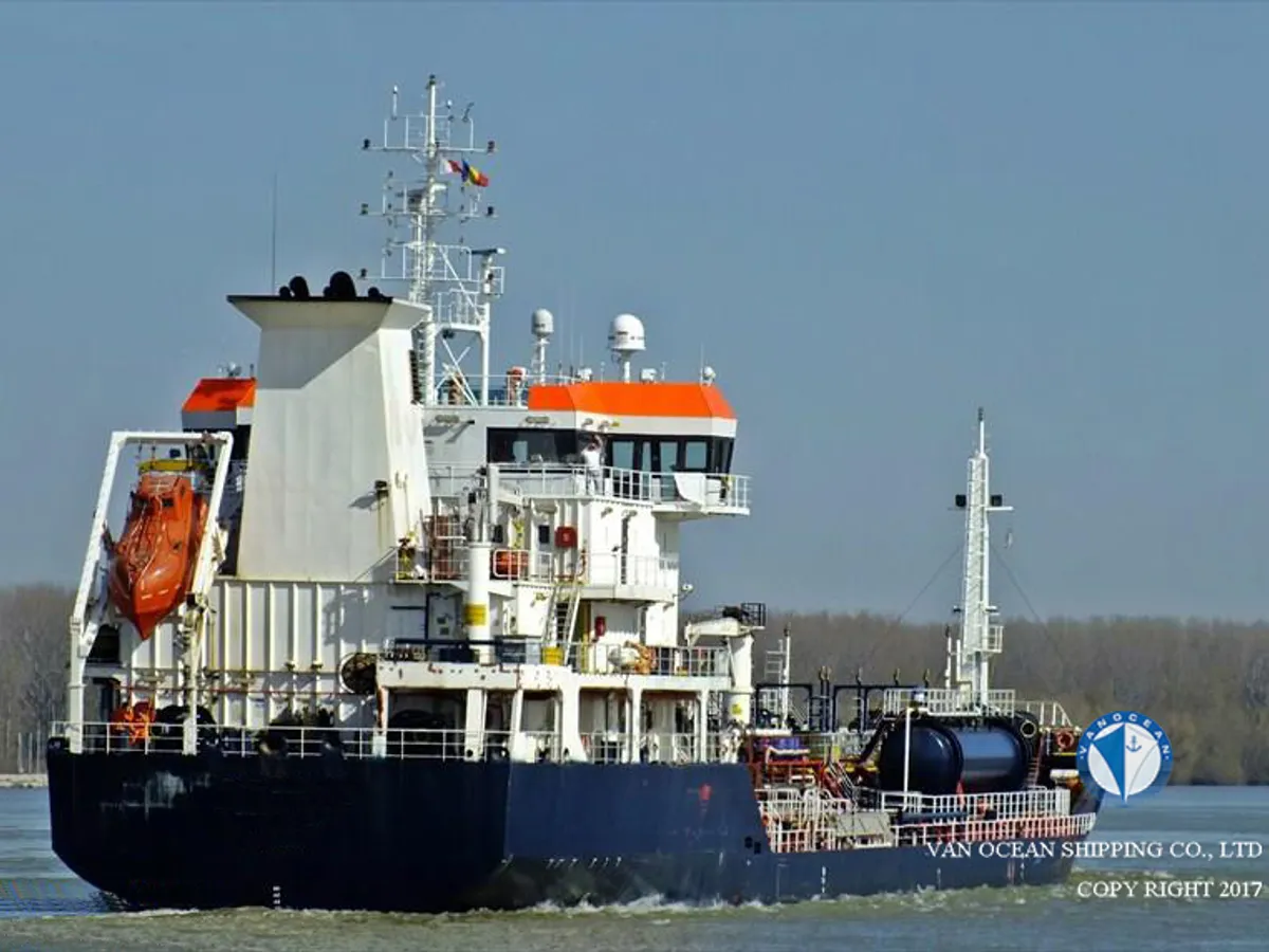 Kapal tanker minyak/bahan kimia kanggo didol