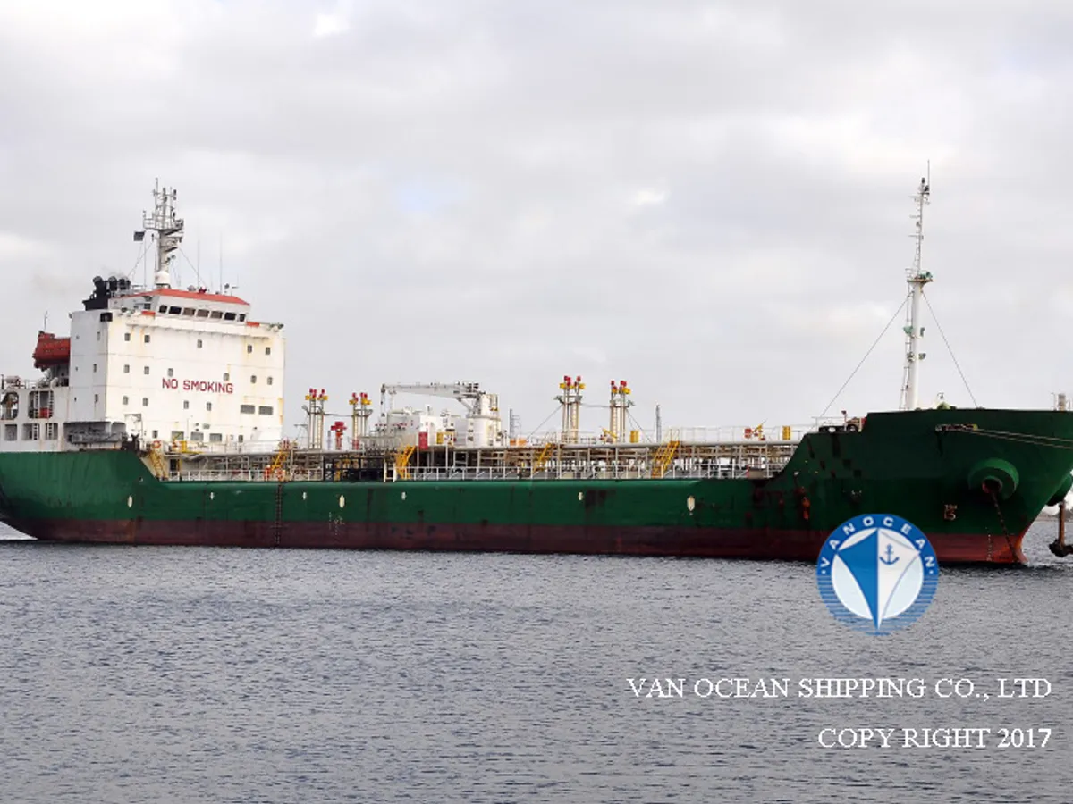 Kapal tanker minyak/bahan kimia kanggo didol