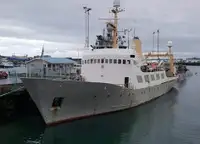 Kapal riset kanggo didol