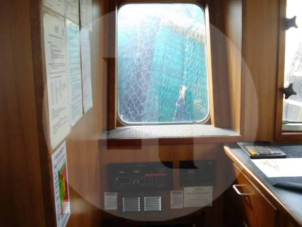 Kapal trawler berkas kanggo didol
