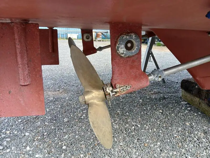 Kapal kerja kanggo didol