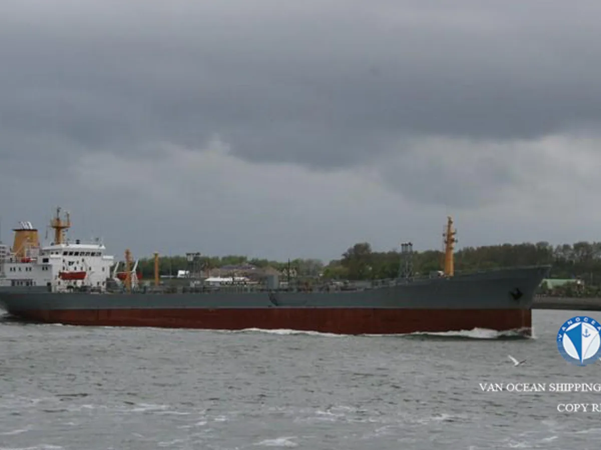 Kapal tanker minyak/bahan kimia kanggo didol